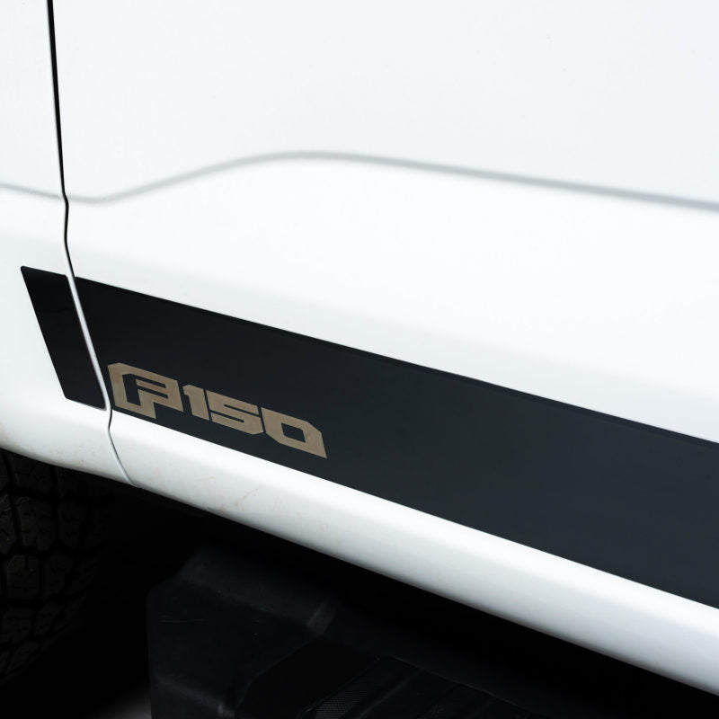 Putco 2021-2025 Ford F-150 Super Crew 5.5ft Box Ford Licensed Blk Platinum Rocker Panels (4.25in 12pc)